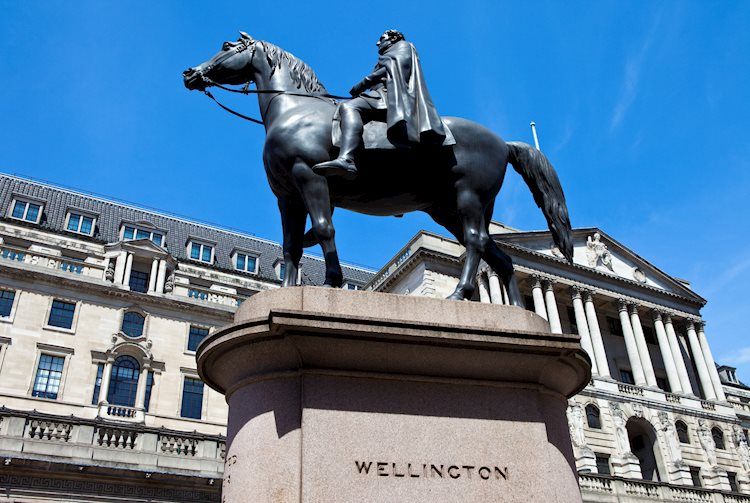 英国央行行长与英国财政大臣将最大幅度地削减资产购??工具